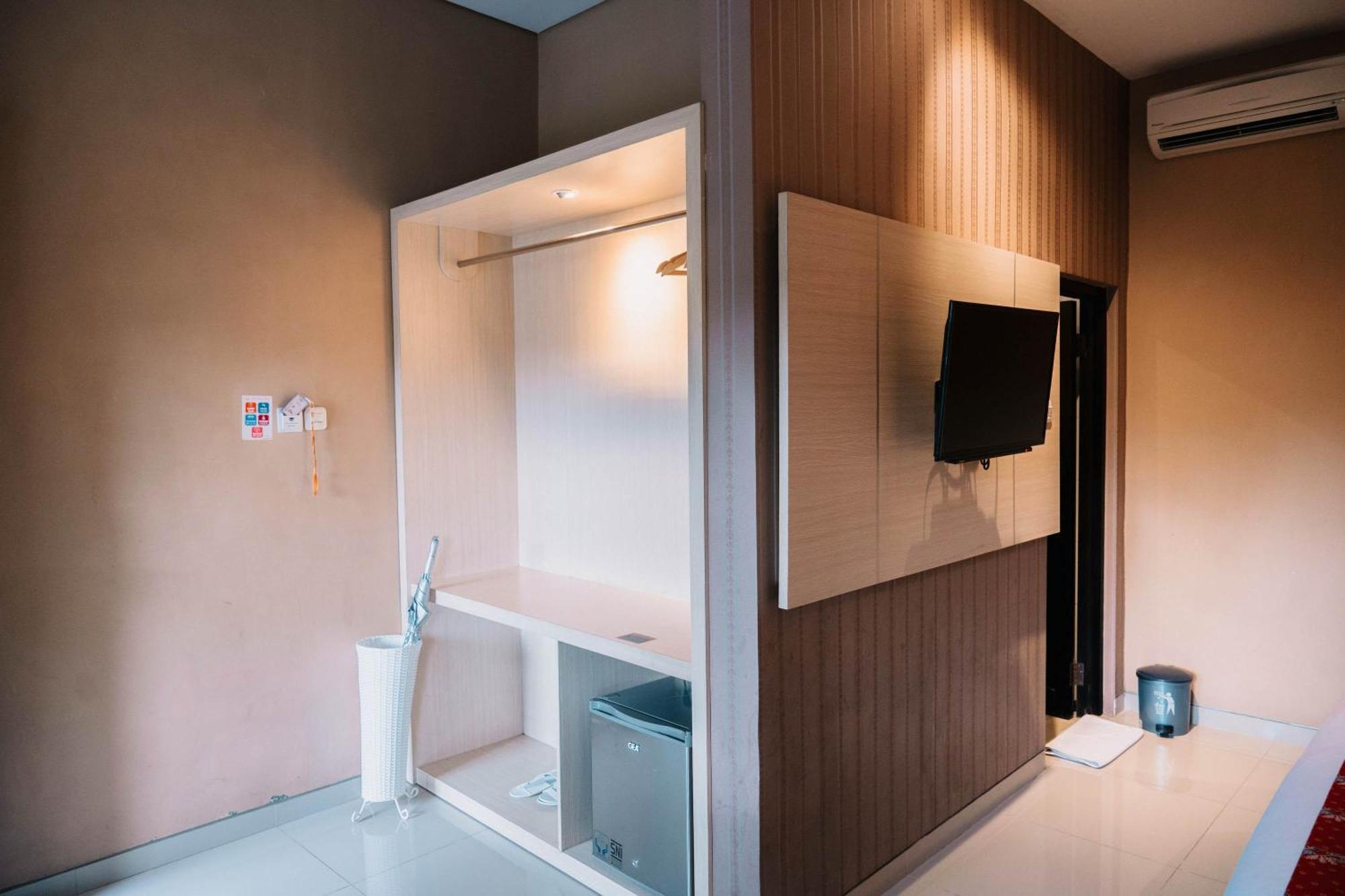 New Surya Hotel Banyuwangi  Dış mekan fotoğraf