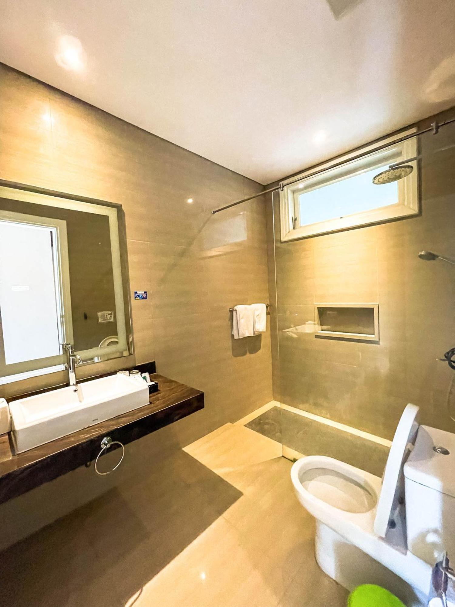 New Surya Hotel Banyuwangi  Dış mekan fotoğraf