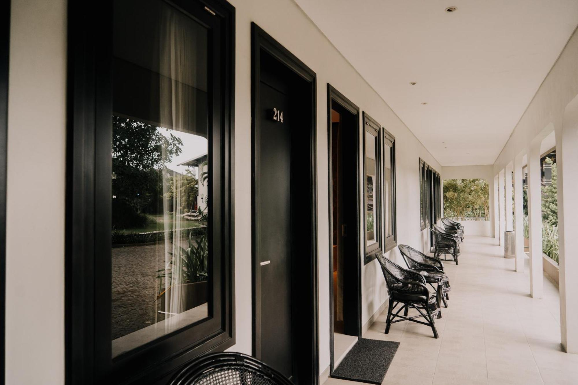 New Surya Hotel Banyuwangi  Dış mekan fotoğraf