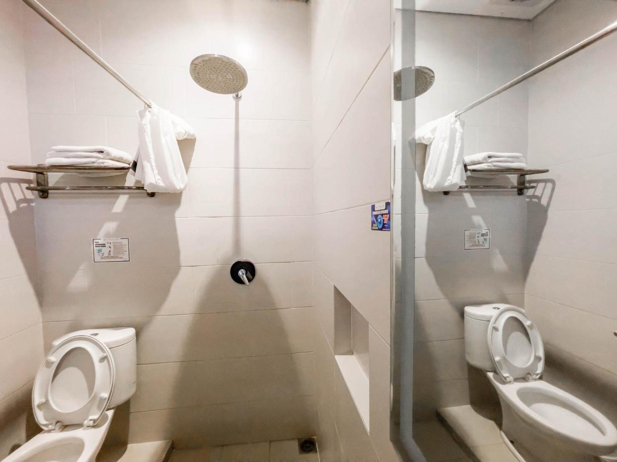 New Surya Hotel Banyuwangi  Dış mekan fotoğraf