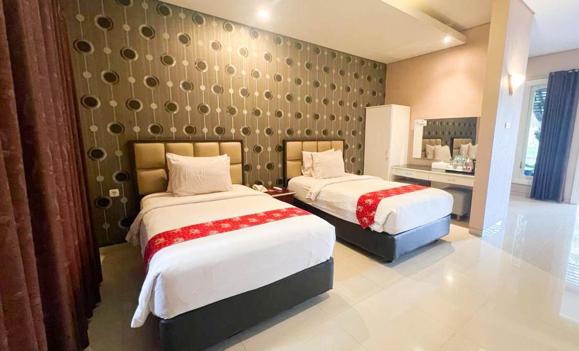New Surya Hotel Banyuwangi  Dış mekan fotoğraf