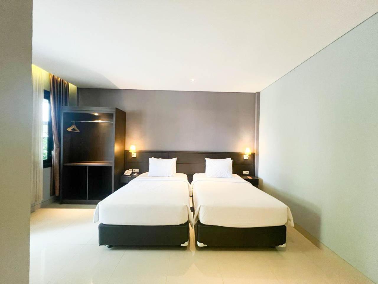 New Surya Hotel Banyuwangi  Dış mekan fotoğraf