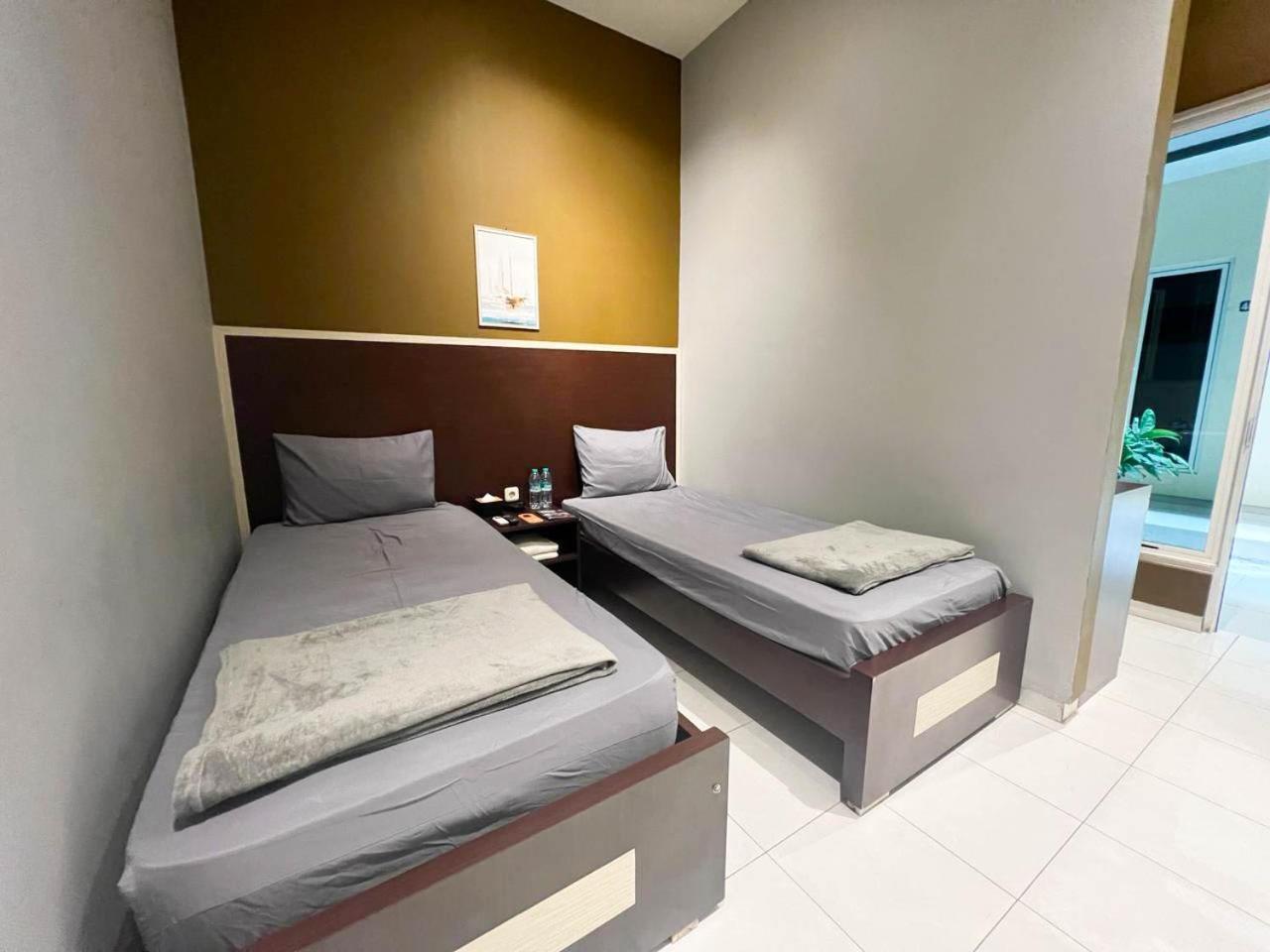 New Surya Hotel Banyuwangi  Dış mekan fotoğraf