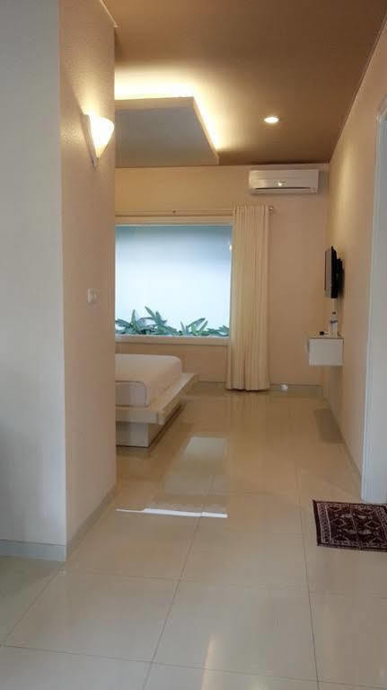 New Surya Hotel Banyuwangi  Dış mekan fotoğraf